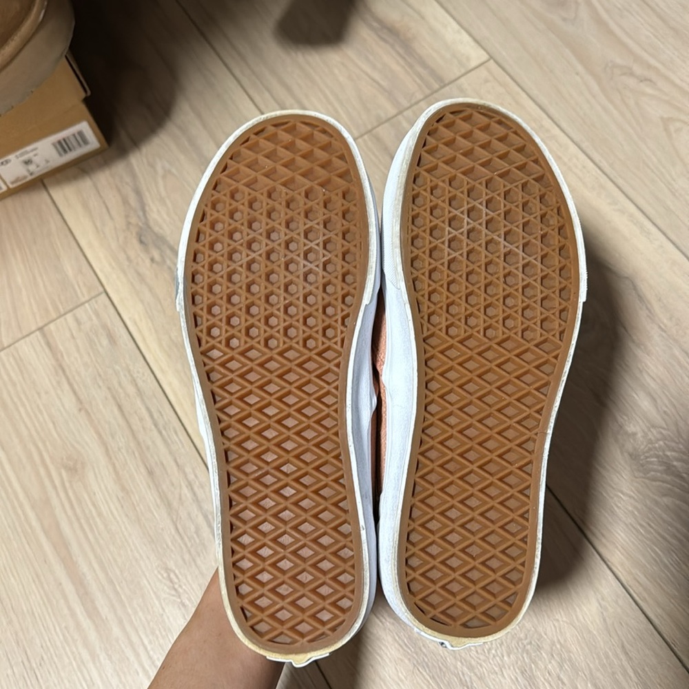 Nwt - Vans Pink Slides Size 9 - image 3